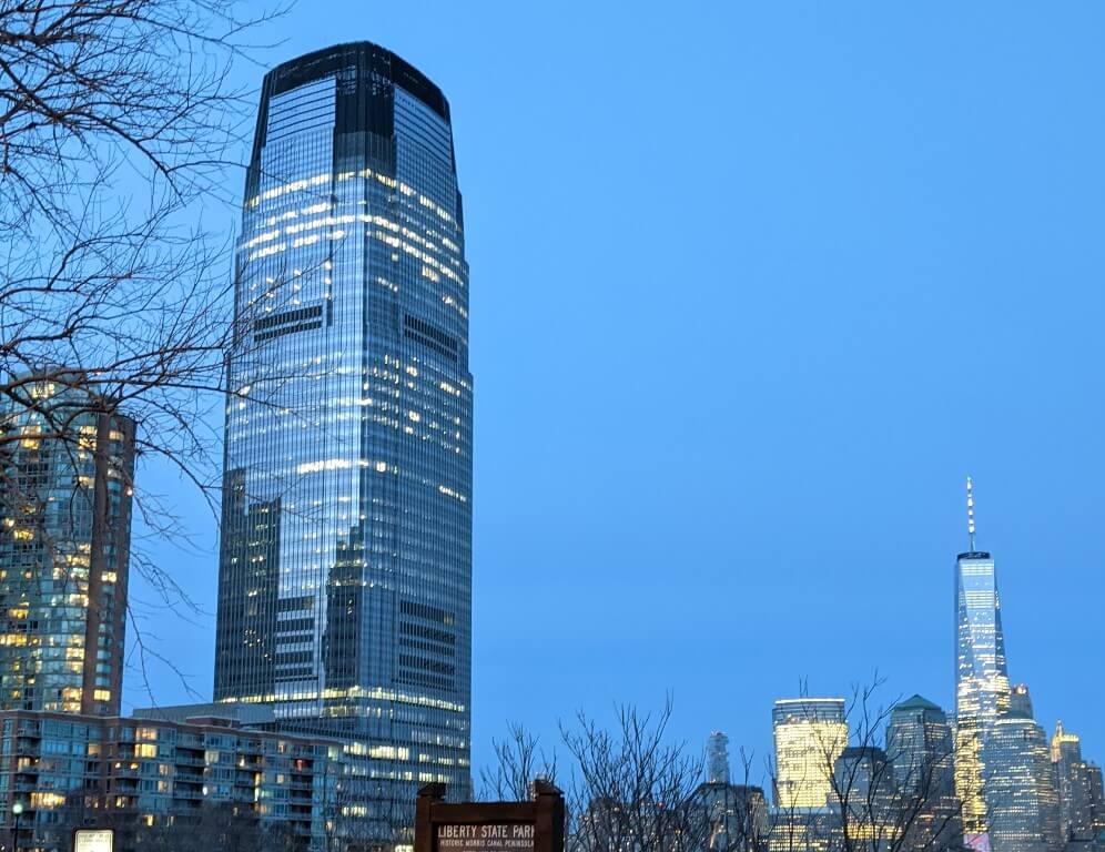 Veľkobanka Goldman Sachs chce výrazne zredukovať svoje alternatívne investície Goldman Sachs