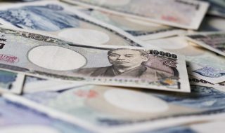 Koniec éry slabého jenu? Japonská mena prudko posilňuje japonský jen