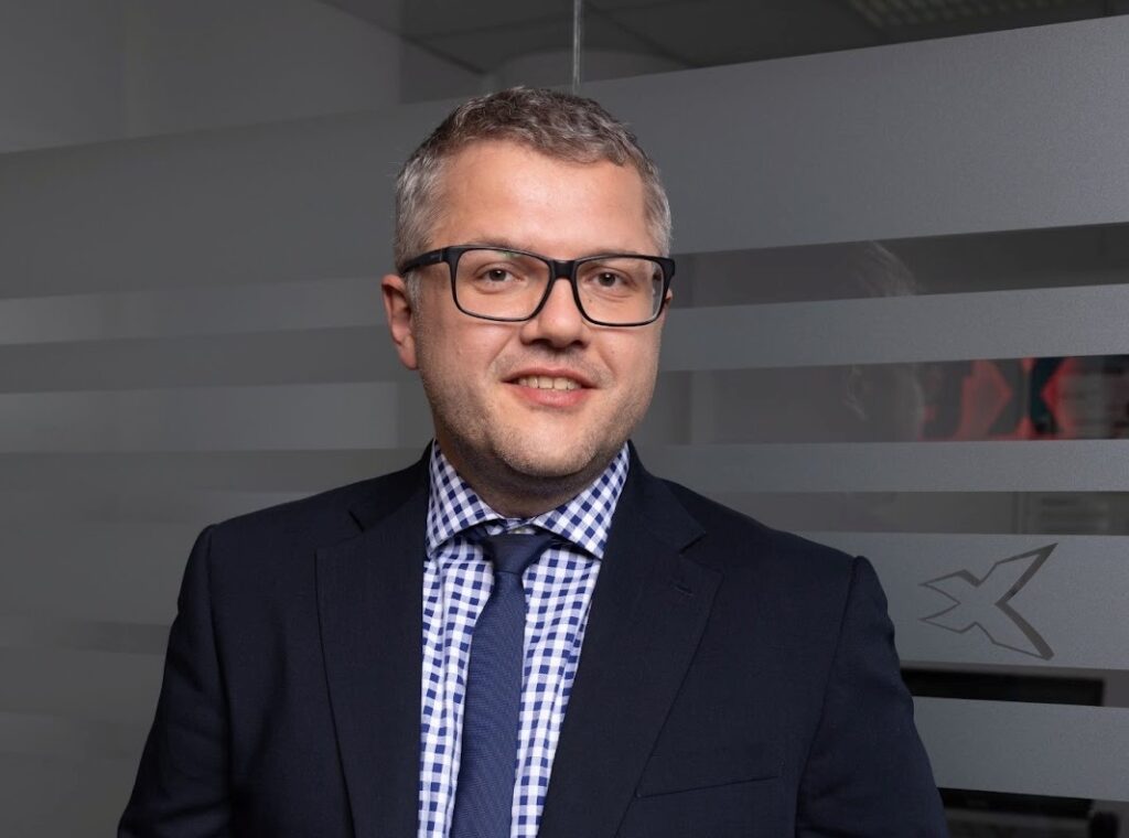 „Neverte všetkému, čo vidíte na sociálnych médiách,“ varuje analytik Tyleček. Ako zachovať chladnú hlavu v turbulentnom roku?
