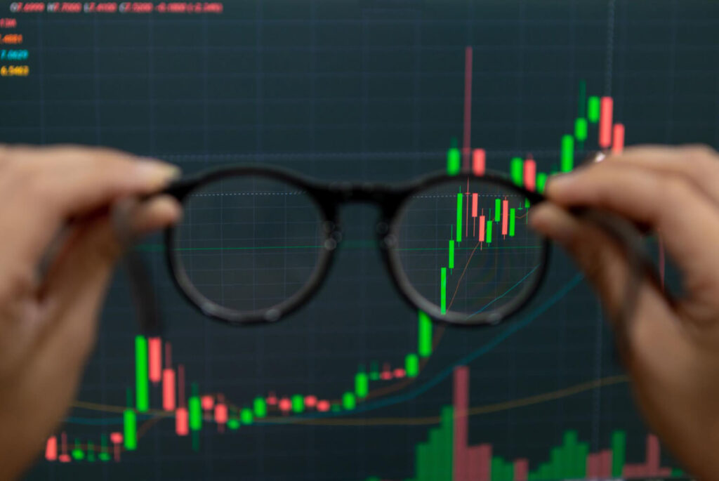 Nikkei 225 na historickom maxime, Trump predĺžil prímerie s Iránom