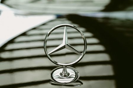 Od luxusných áut po vojenskú techniku: Mercedes-Benz pokukuje po obrannom sektore