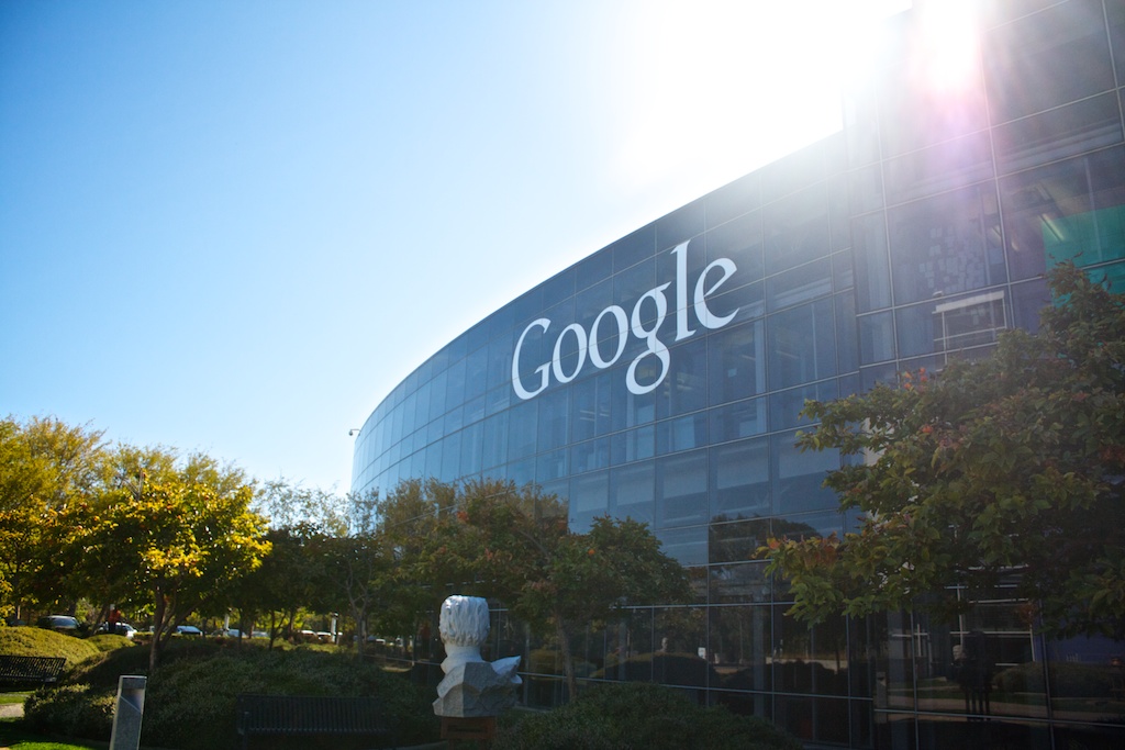 Berkshire Hathaway posilňuje stávku na AI: do Alphabetu investuje 10 miliárd dolárov Google