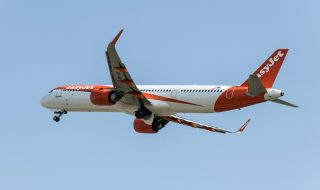 Akcie easyJet prudko vzrástli, Castlelake zvažuje ponuku na prevzatie easyjet