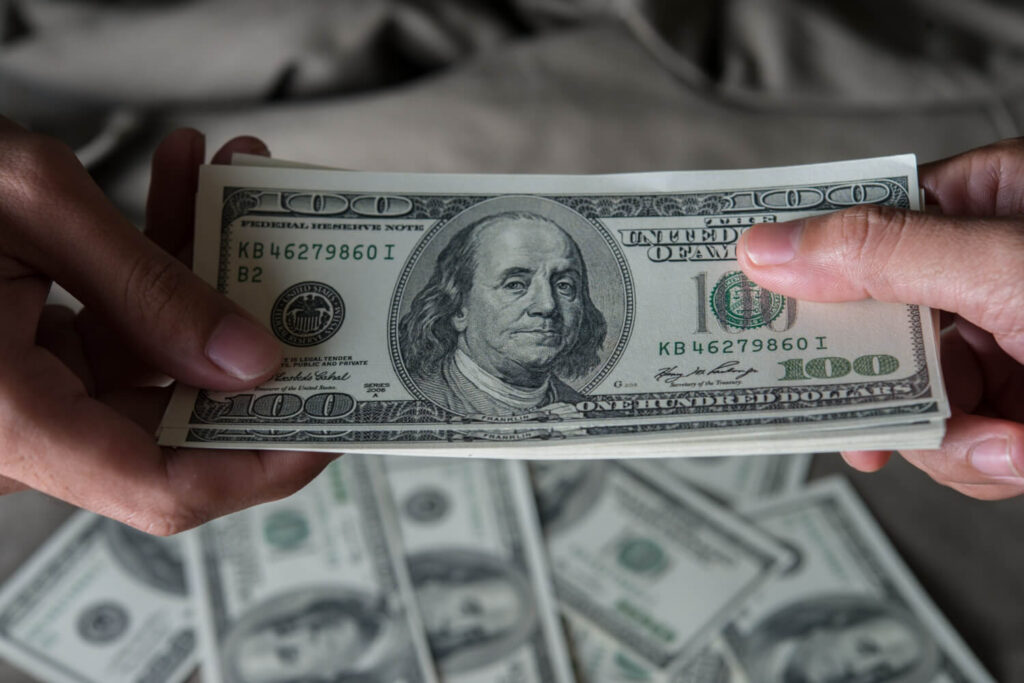 Morgan Stanley: Dezinflácia je tu, no výhľad sadzieb na rok 2027 zostáva neistý Americký dolár