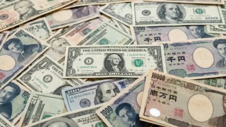 Americký dolár a japonský jen