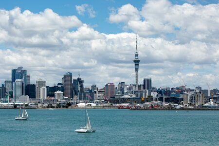 Najvýkonnejší štátny fond na svete varuje: Americké akcie môžu čeliť korekcii Auckland