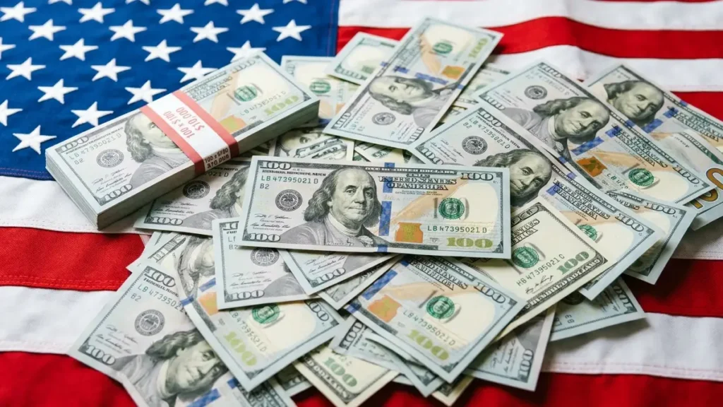 Trump sľubuje 5 000 dolárov každému Američanovi