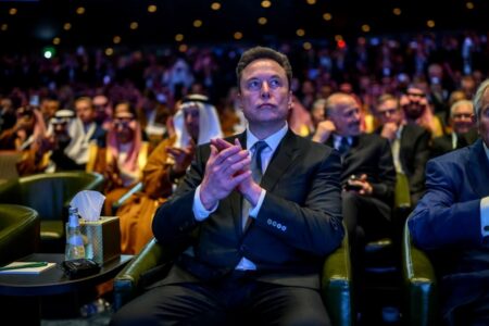 Akcie neocloudových firiem padajú. Musk varuje pred zánikom stoviek spoločností Elon Musk