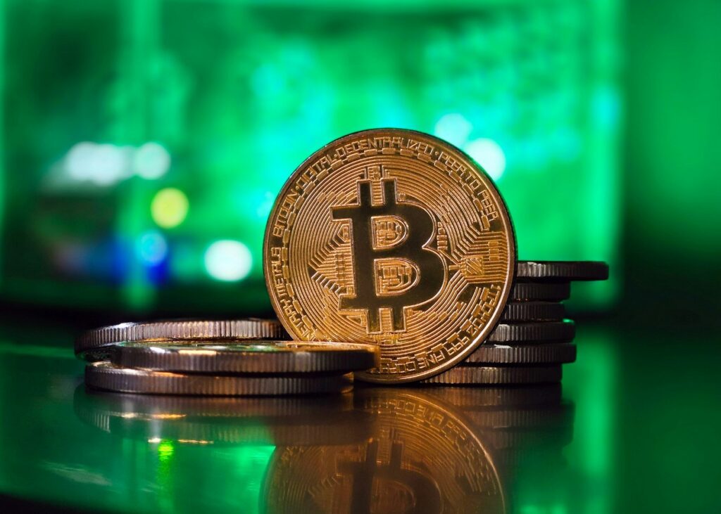 Bitcoin sa spamätáva z výpredaja. Do vyšetrovania útoku na Binance sa zapojila FBI