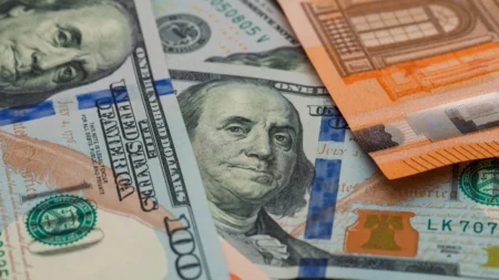 Výnosy 10-ročných amerických dlhopisov dosiahli najvyššiu úroveň od roku 2002 Dlhopisy na rekordných výnosoch